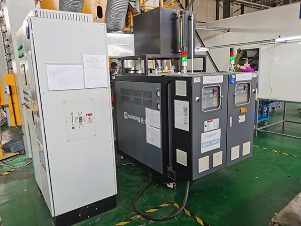 內飾件熱壓模溫機 內飾件熱壓模溫機