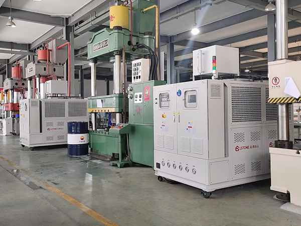 防彈材料器材風(fēng)冷式冷熱一體機(jī)——應(yīng)用案例 防彈材料器材風(fēng)冷式冷熱一體機(jī)——應(yīng)用案例