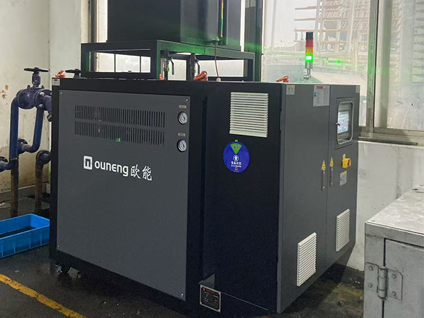 汽車內(nèi)飾件生產(chǎn)熱壓機(jī)加熱模溫機(jī)——應(yīng)用案例 汽車內(nèi)飾件生產(chǎn)熱壓機(jī)加熱模溫機(jī)——應(yīng)用案例