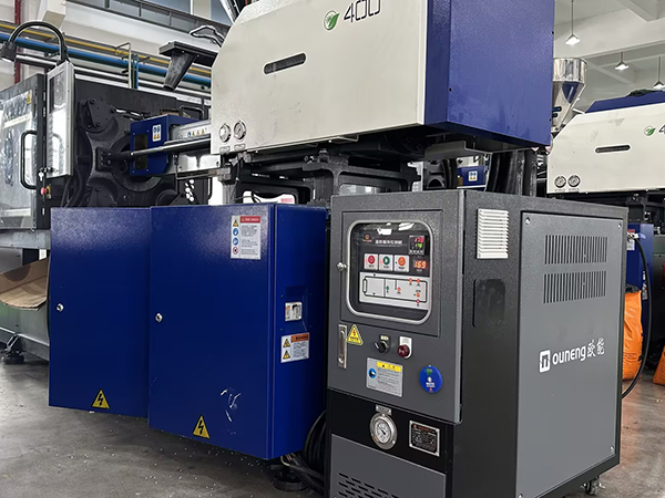 紐扣箱包扣生產(chǎn)注塑機(jī)模具油溫機(jī)——應(yīng)用案例 紐扣箱包扣生產(chǎn)注塑機(jī)模具油溫機(jī)——應(yīng)用案例