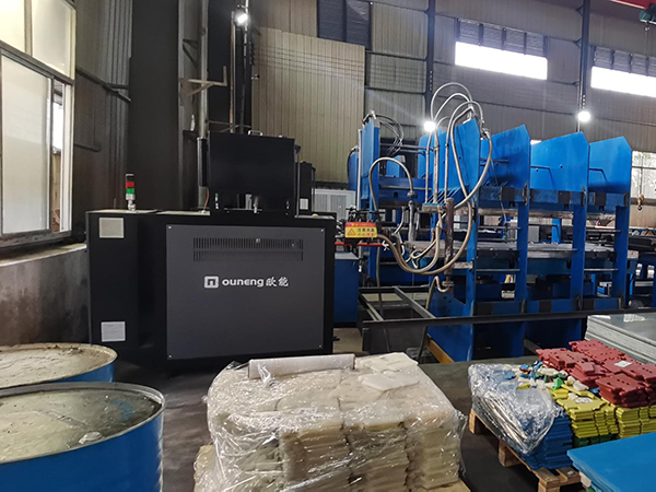 PVDF板材生產(chǎn)片材擠出模溫機(jī)——應(yīng)用案例 PVDF板材生產(chǎn)片材擠出模溫機(jī)——應(yīng)用案例