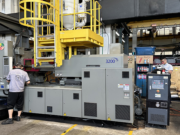 汽車塑料件模具控溫油式模具模溫機(jī)——應(yīng)用案例 汽車塑料件模具控溫油式模具模溫機(jī)——應(yīng)用案例