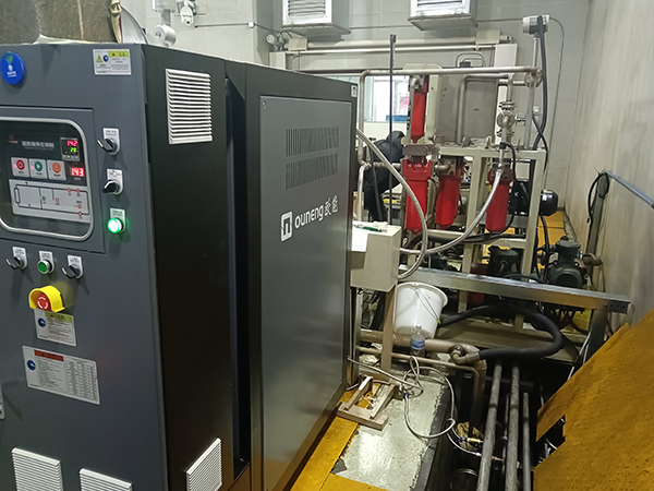 實(shí)驗(yàn)室潤(rùn)滑油測(cè)試專(zhuān)用模溫機(jī)