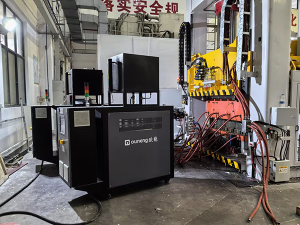 液壓機(jī)上下?？販豐MC模壓模溫機(jī)——應(yīng)用案例