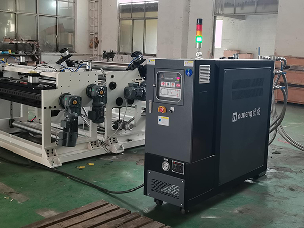 纖維布生產(chǎn)輥筒加熱模溫機(jī)——應(yīng)用案例 纖維布生產(chǎn)輥筒加熱模溫機(jī)——應(yīng)用案例