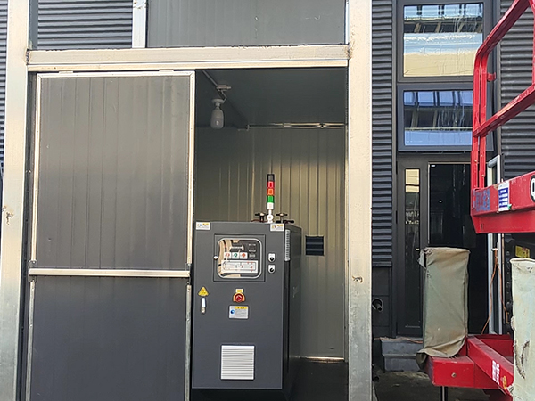 桌椅木制家具生產(chǎn)油式熱壓機(jī)模溫機(jī)——應(yīng)用案例 桌椅木制家具生產(chǎn)油式熱壓機(jī)模溫機(jī)——應(yīng)用案例