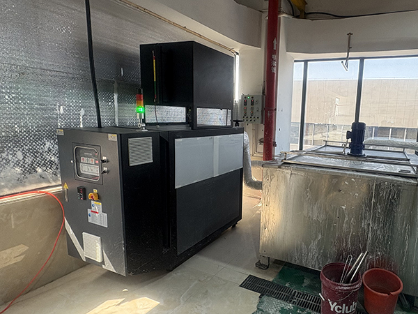 牙刷毛原料熔融堿水池控溫96KW模溫機(jī)——應(yīng)用案例 牙刷毛原料熔融堿水池控溫96KW模溫機(jī)——應(yīng)用案例