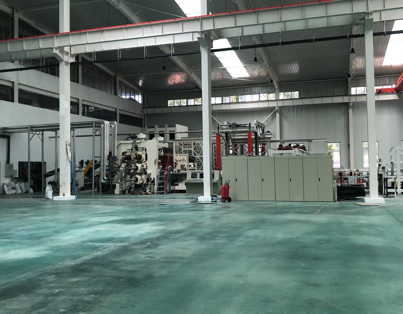 PVC板材生產(chǎn)多層壓機(jī)1200KW有機(jī)熱載體爐——應(yīng)用案例 PVC板材生產(chǎn)多層壓機(jī)1200KW有機(jī)熱載體爐——應(yīng)用案例