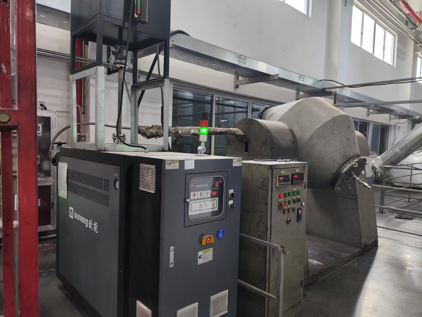 色母粒加工雙錐干燥模溫機(jī)——應(yīng)用案例 色母粒加工雙錐干燥模溫機(jī)——應(yīng)用案例