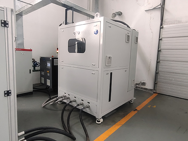 石墨烯材料工藝反應(yīng)釜電加熱模溫機(jī)——應(yīng)用案例 石墨烯材料工藝反應(yīng)釜電加熱模溫機(jī)——應(yīng)用案例