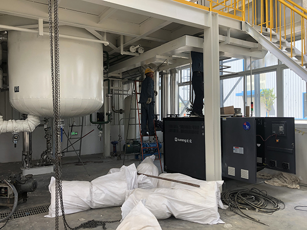 脂類材料反應(yīng)釜控溫雙機(jī)一體高溫油溫機(jī)——應(yīng)用案例 脂類材料反應(yīng)釜控溫雙機(jī)一體高溫油溫機(jī)——應(yīng)用案例