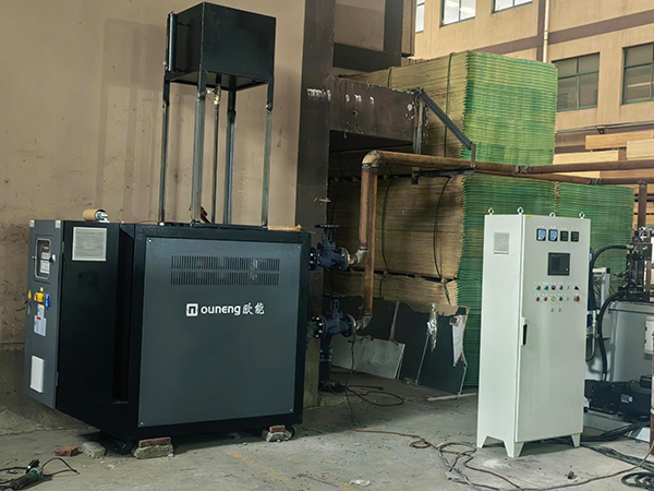 復(fù)合板液壓機(jī)控溫運(yùn)油式模溫機(jī)——應(yīng)用案例 復(fù)合板液壓機(jī)控溫運(yùn)油式模溫機(jī)——應(yīng)用案例