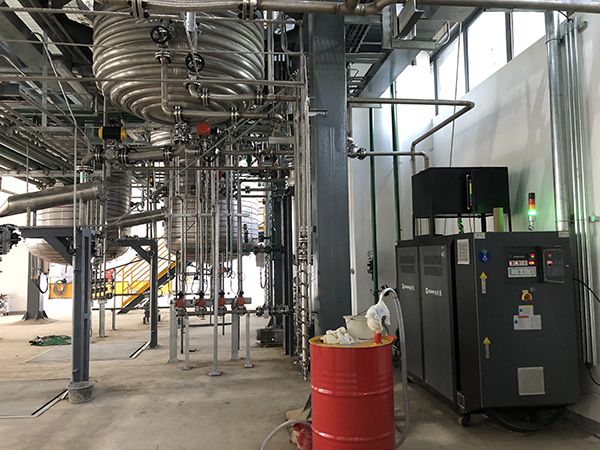 特種膠粘劑控溫反應(yīng)釜高溫油溫機(jī)——應(yīng)用案例 特種膠粘劑控溫反應(yīng)釜高溫油溫機(jī)——應(yīng)用案例