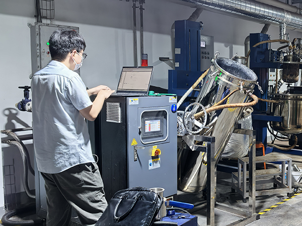 PP材料成型反應釜油溫機