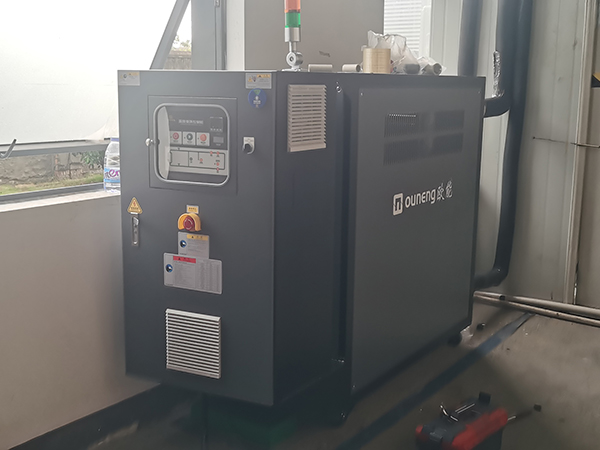 膠帶輥筒控溫標(biāo)準(zhǔn)水溫機(jī)——應(yīng)用案例 膠帶輥筒控溫標(biāo)準(zhǔn)水溫機(jī)——應(yīng)用案例